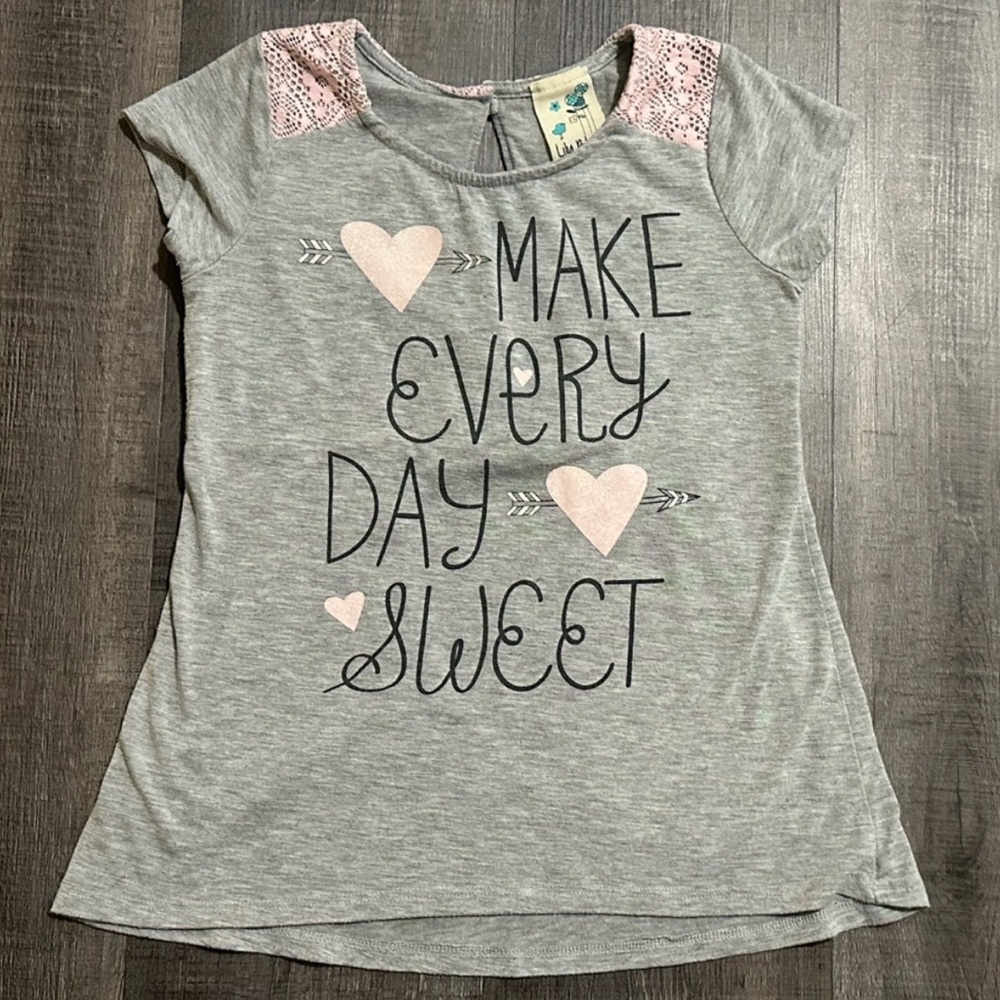💞 Little Girls Size 6 Gray Glittery Lace Back Make Every Day Sweet Tee